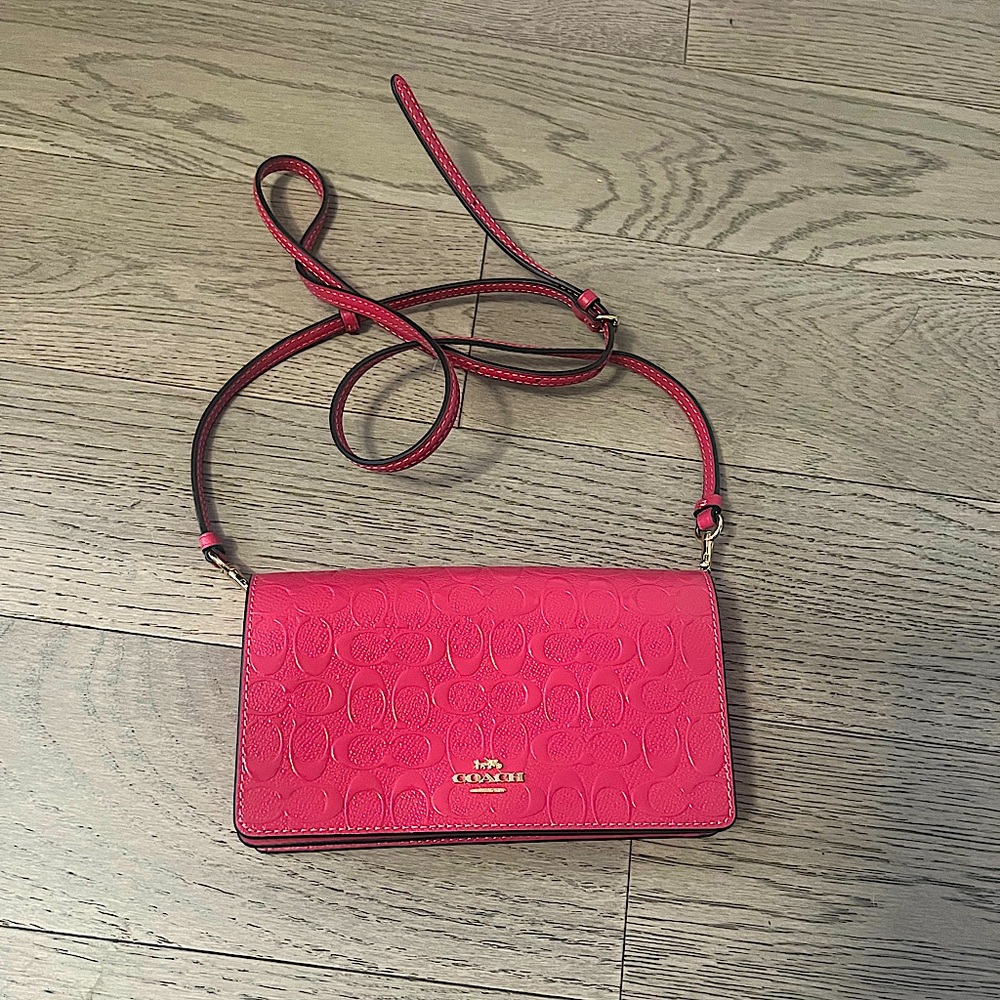 BRAND NEW NO TAGS PINK COACH WOMENS SIDE BAG